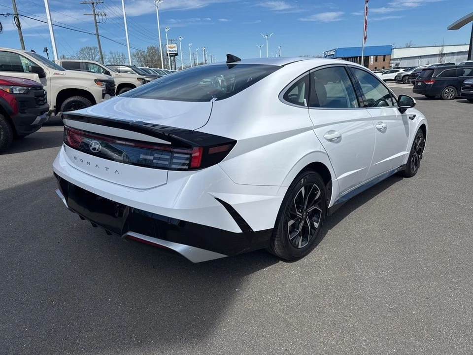 2025 Hyundai Sonata - Image 5 of 21