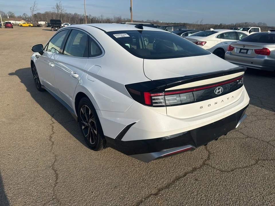 2025 Hyundai Sonata - Image 2 of 7