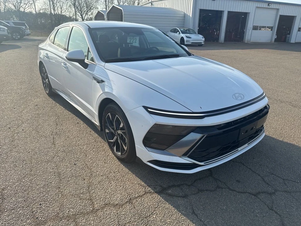2025 Hyundai Sonata - Image 4 of 7