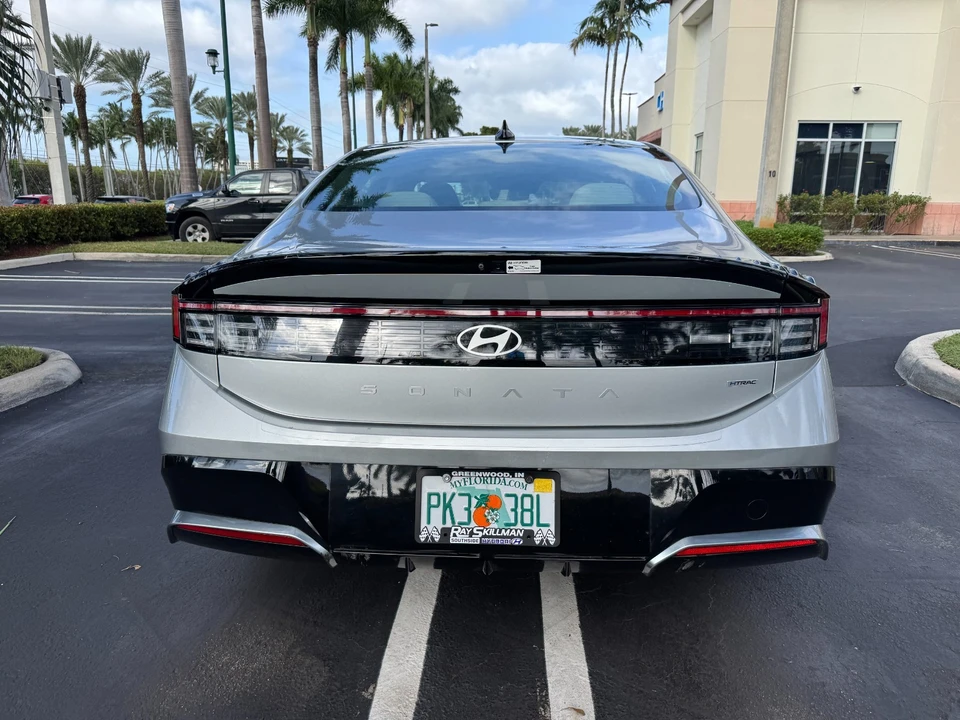 2025 Hyundai Sonata - Image 8 of 21