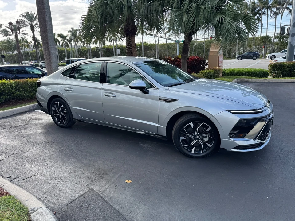 2025 Hyundai Sonata - Image 5 of 21