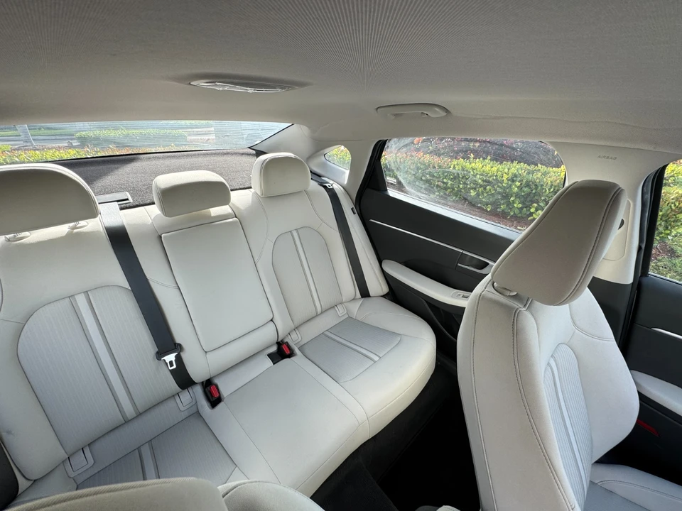 2025 Hyundai Sonata - Image 14 of 21