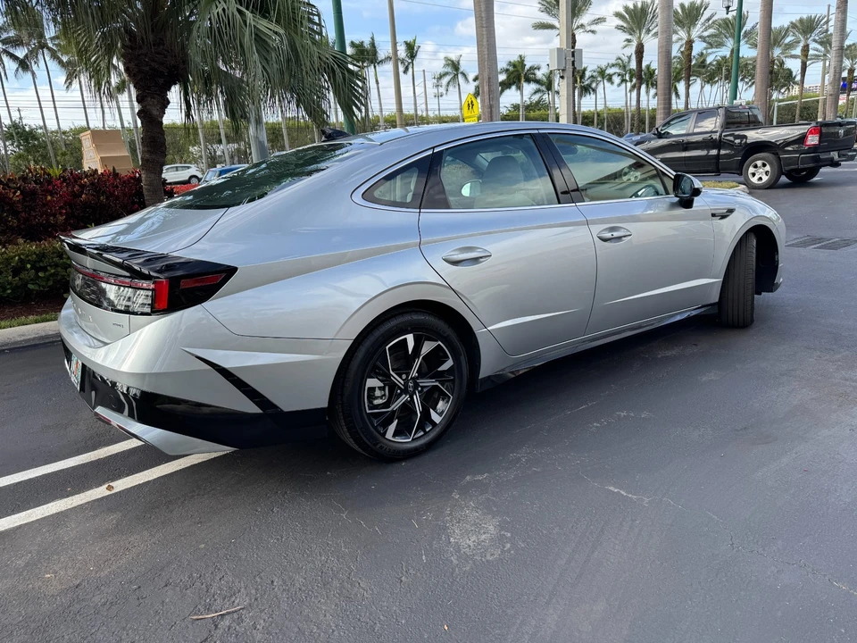 2025 Hyundai Sonata - Image 6 of 21