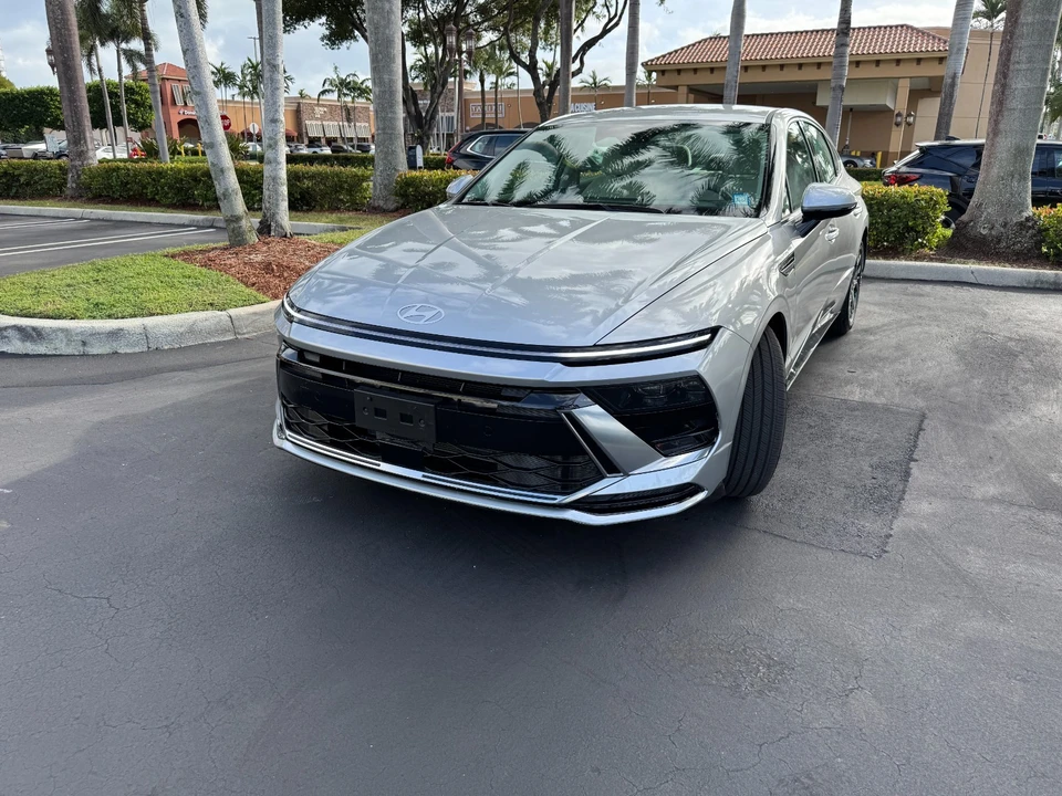 2025 Hyundai Sonata - Image 2 of 21