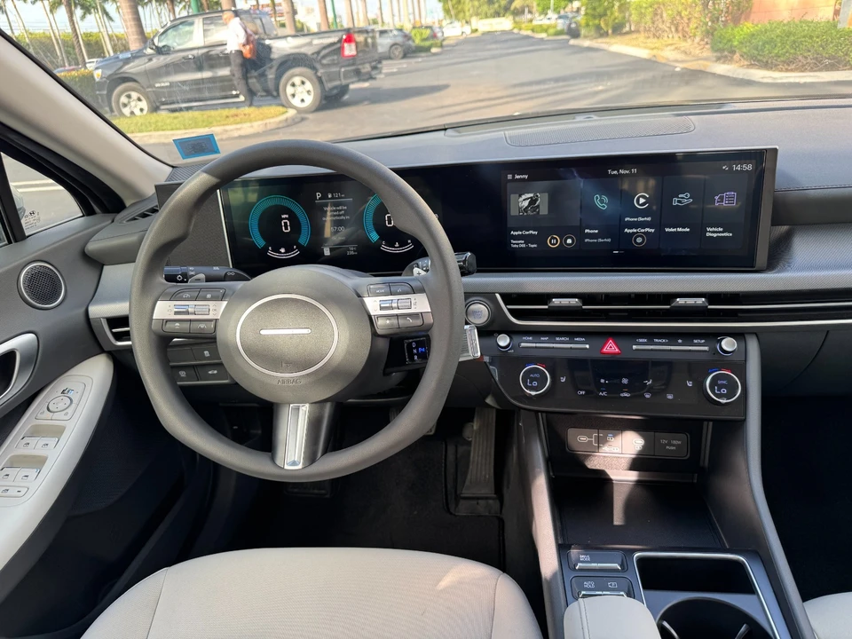 2025 Hyundai Sonata - Image 12 of 21