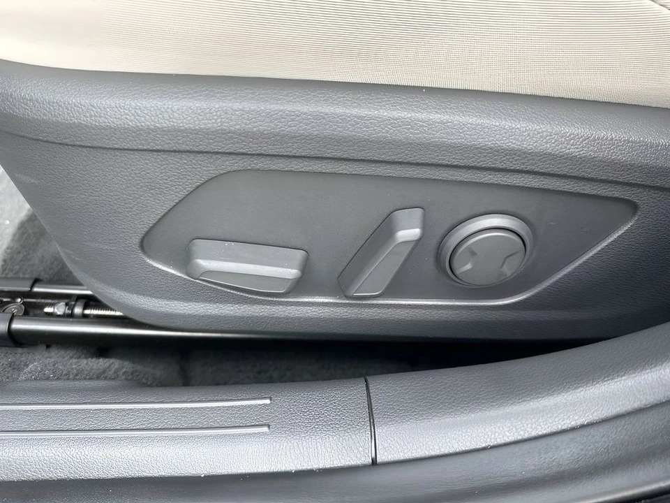 2025 Hyundai Sonata - Image 10 of 21