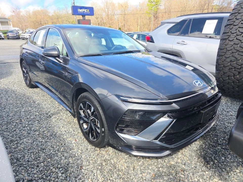 2025 Hyundai Sonata - Image 2 of 5