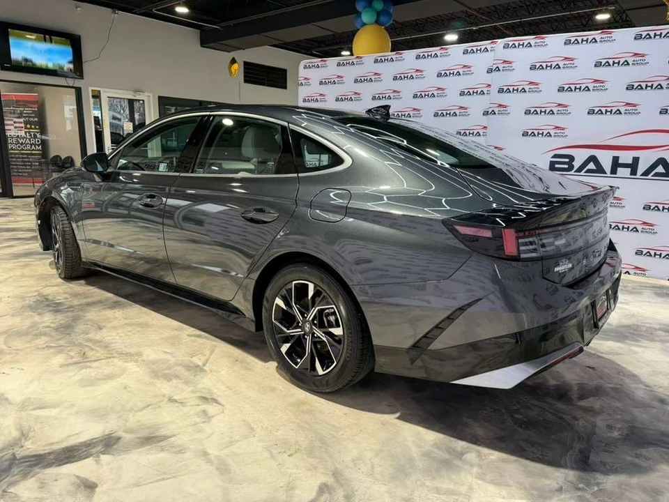 2025 Hyundai Sonata - Image 10 of 21