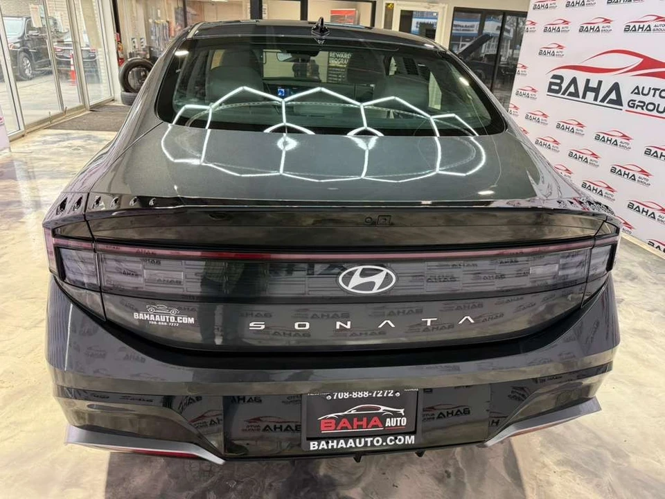2025 Hyundai Sonata - Image 9 of 21