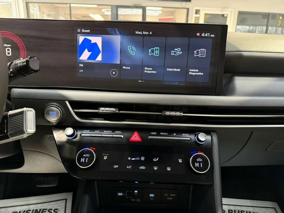 2025 Hyundai Sonata - Image 16 of 21