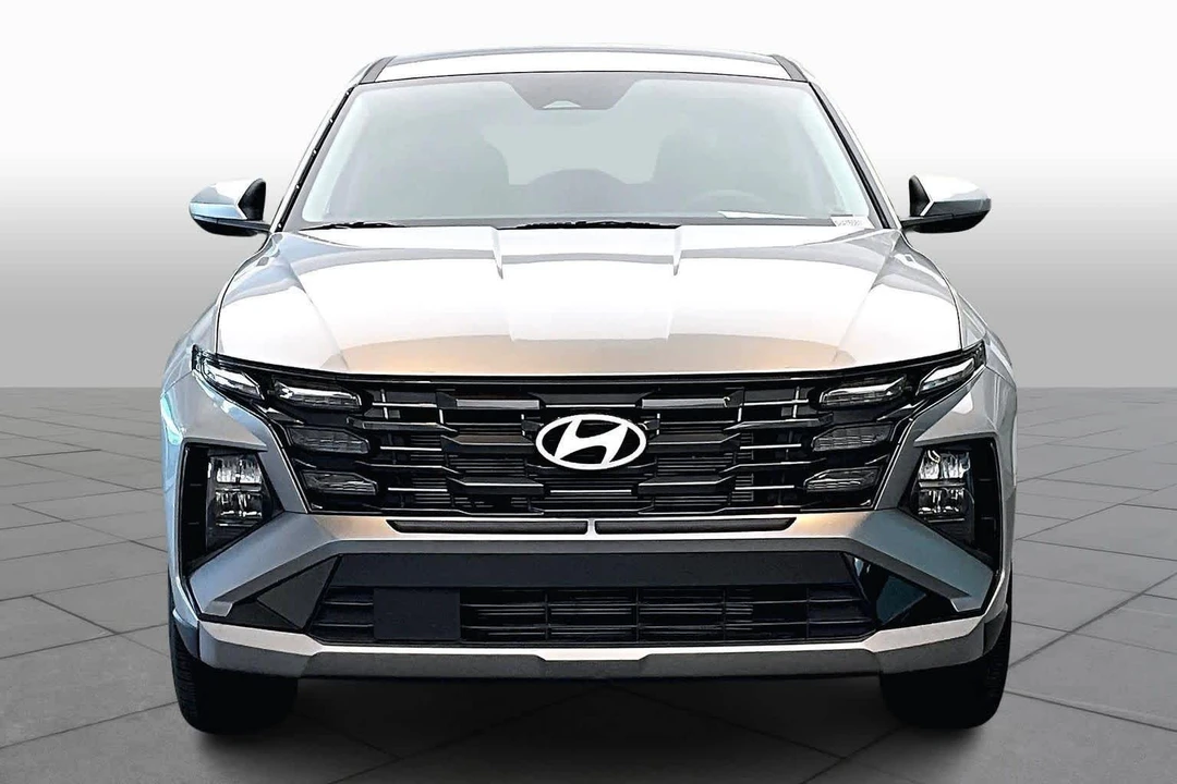 2025 Hyundai Tucson - Image 8 of 12