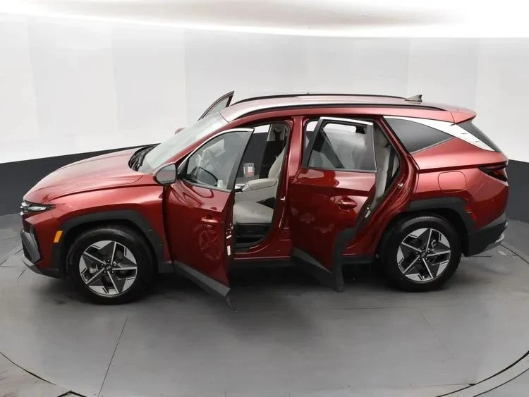 2025 Hyundai Tucson - Image 7 of 12