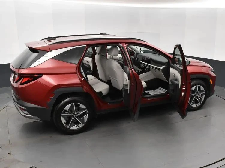 2025 Hyundai Tucson - Image 6 of 12