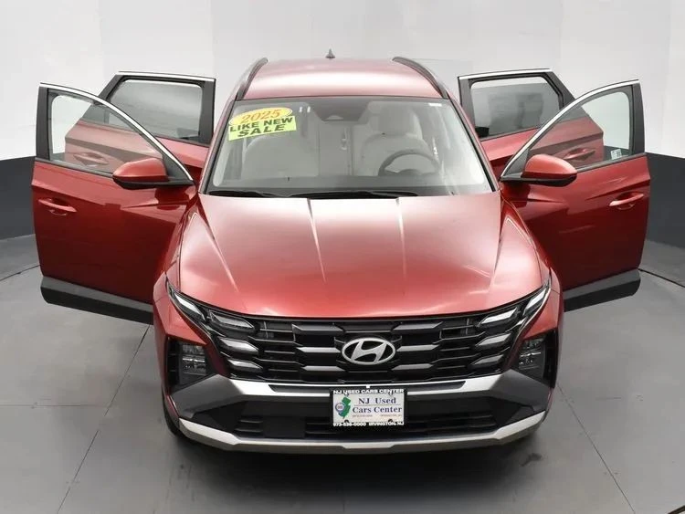 2025 Hyundai Tucson - Image 10 of 12