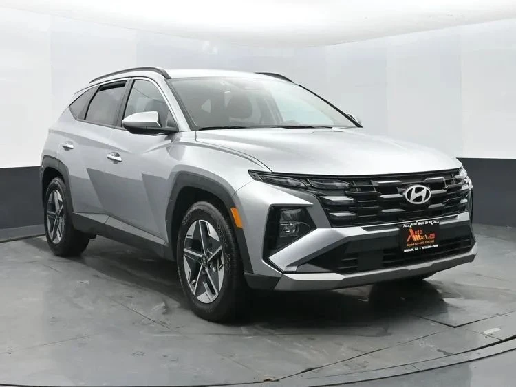 2025 Hyundai Tucson - Image 2 of 12