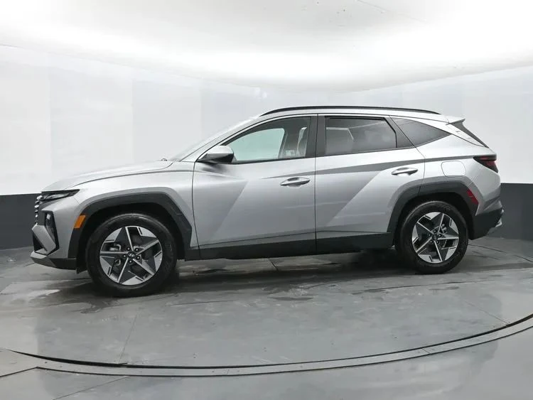 2025 Hyundai Tucson - Image 5 of 12