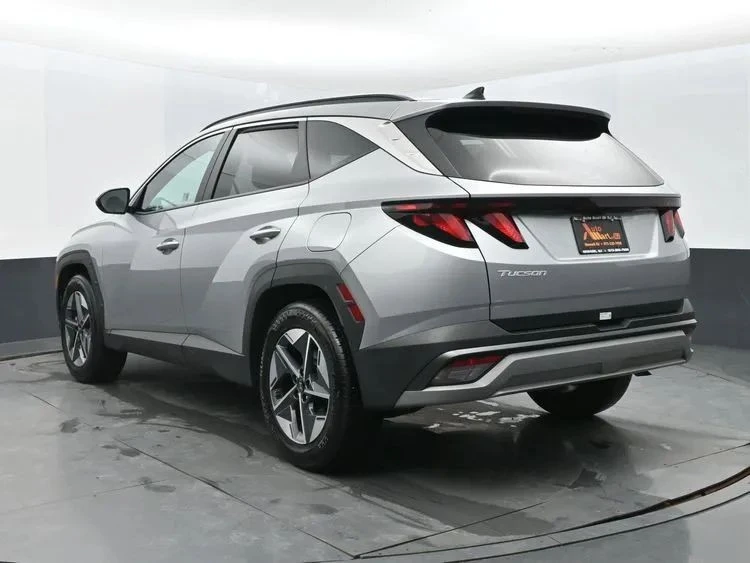 2025 Hyundai Tucson - Image 9 of 12