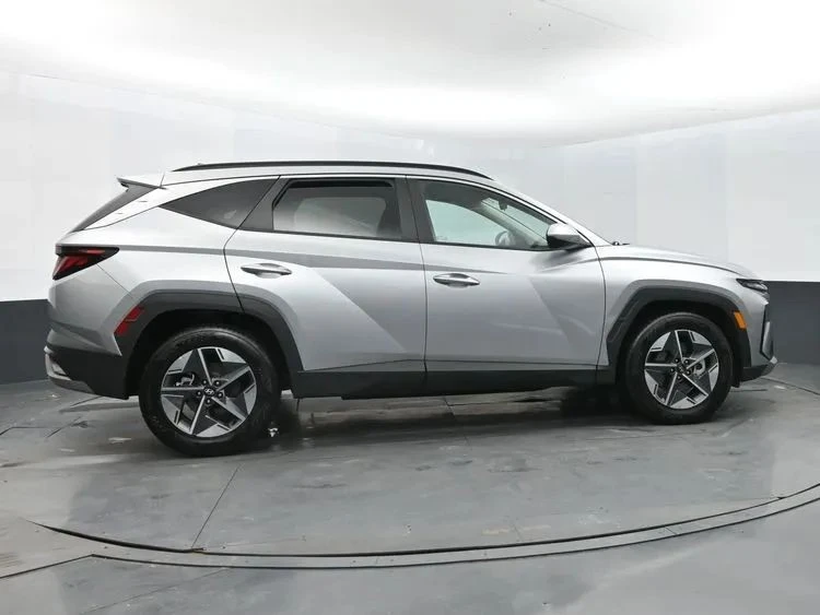 2025 Hyundai Tucson - Image 4 of 12