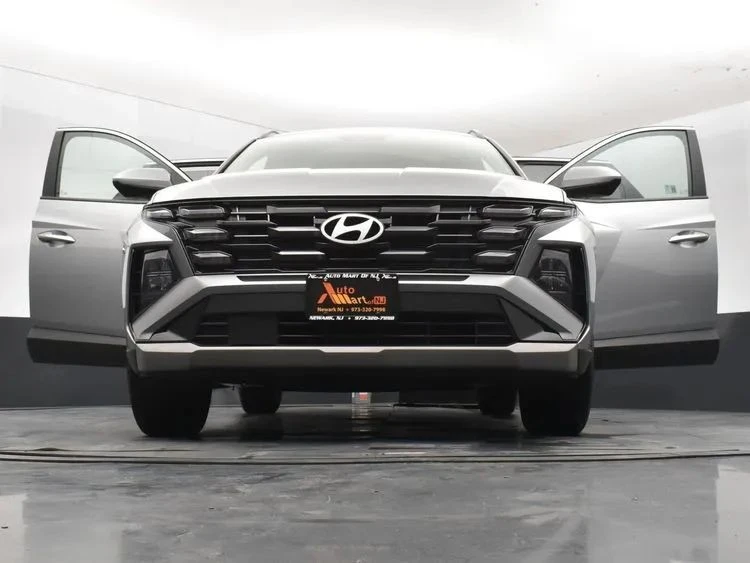 2025 Hyundai Tucson - Image 11 of 12