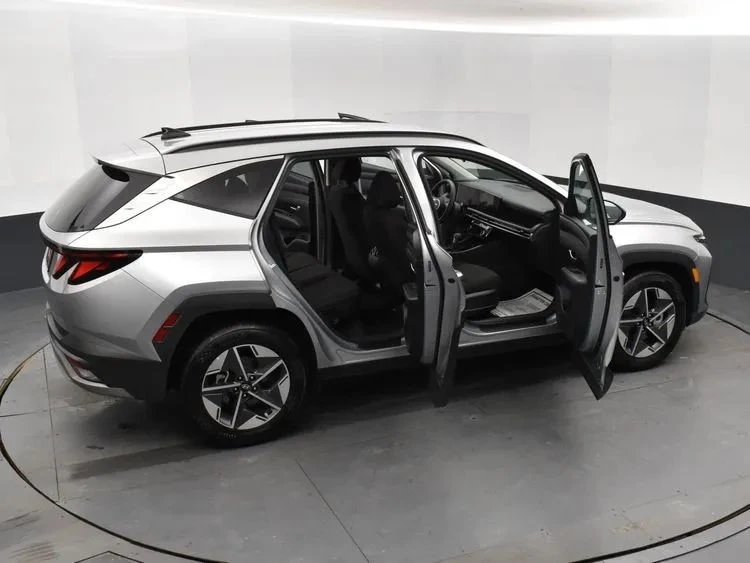2025 Hyundai Tucson - Image 6 of 12