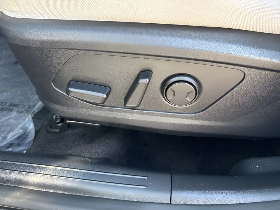 2025 Hyundai Tucson - Image 10 of 21
