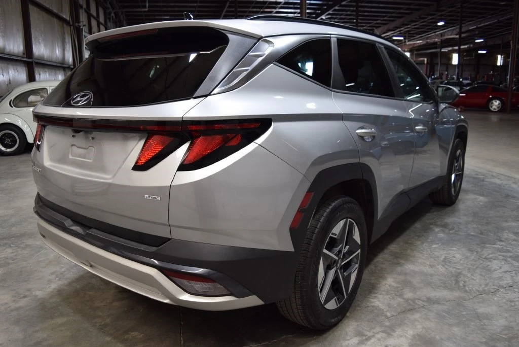 2025 Hyundai Tucson - Image 8 of 12