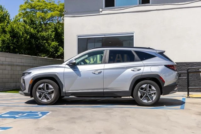 2025 Hyundai Tucson - Image 9 of 21