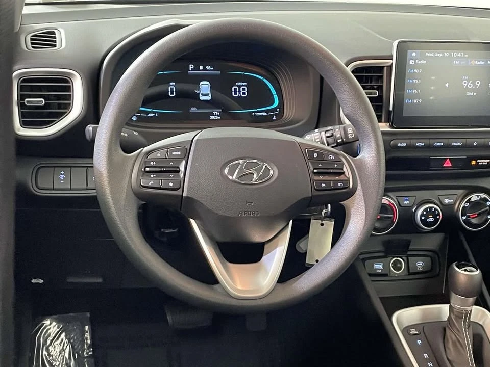 2025 Hyundai Venue - Image 11 of 15
