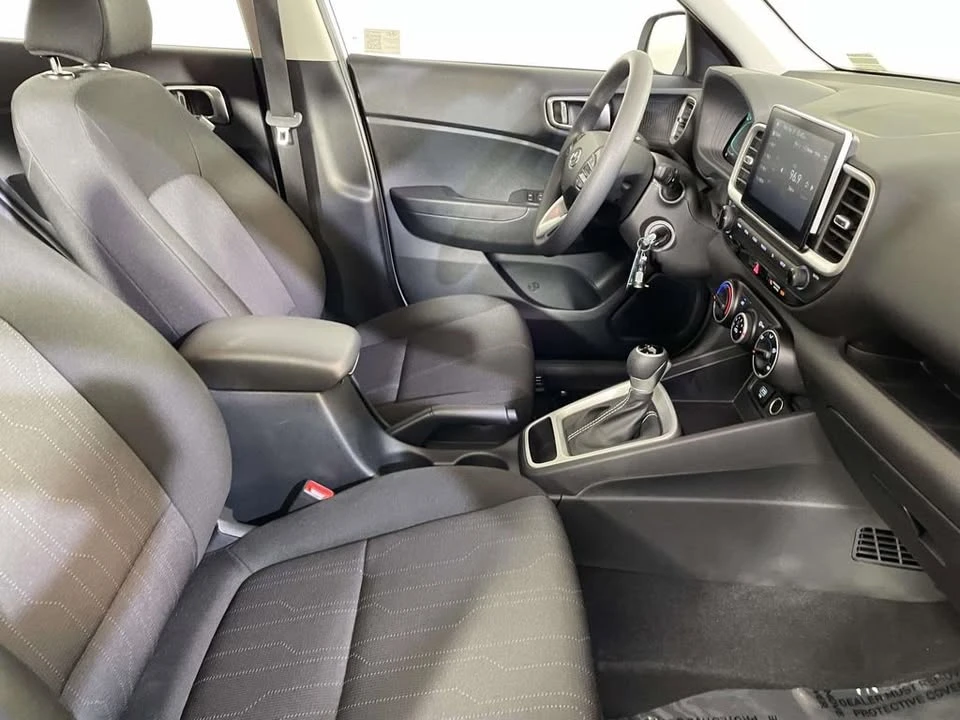2025 Hyundai Venue - Image 6 of 15