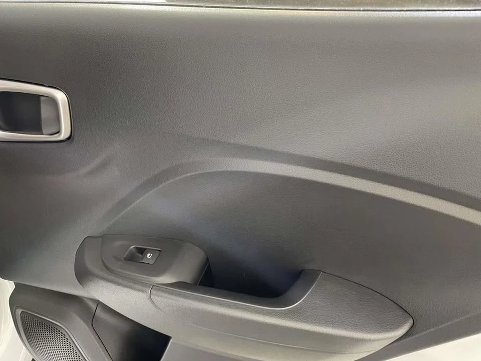 2025 Hyundai Venue - Image 7 of 15
