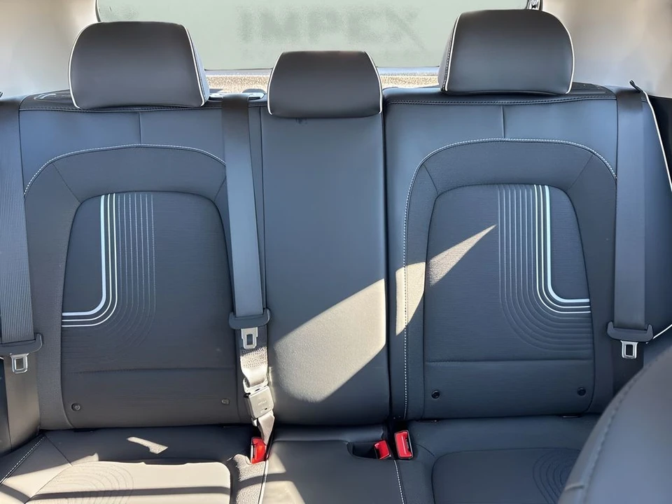 2025 Hyundai Venue - Image 10 of 21
