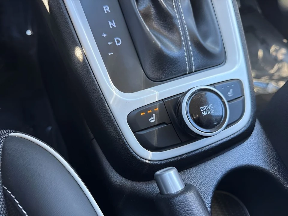 2025 Hyundai Venue - Image 20 of 21