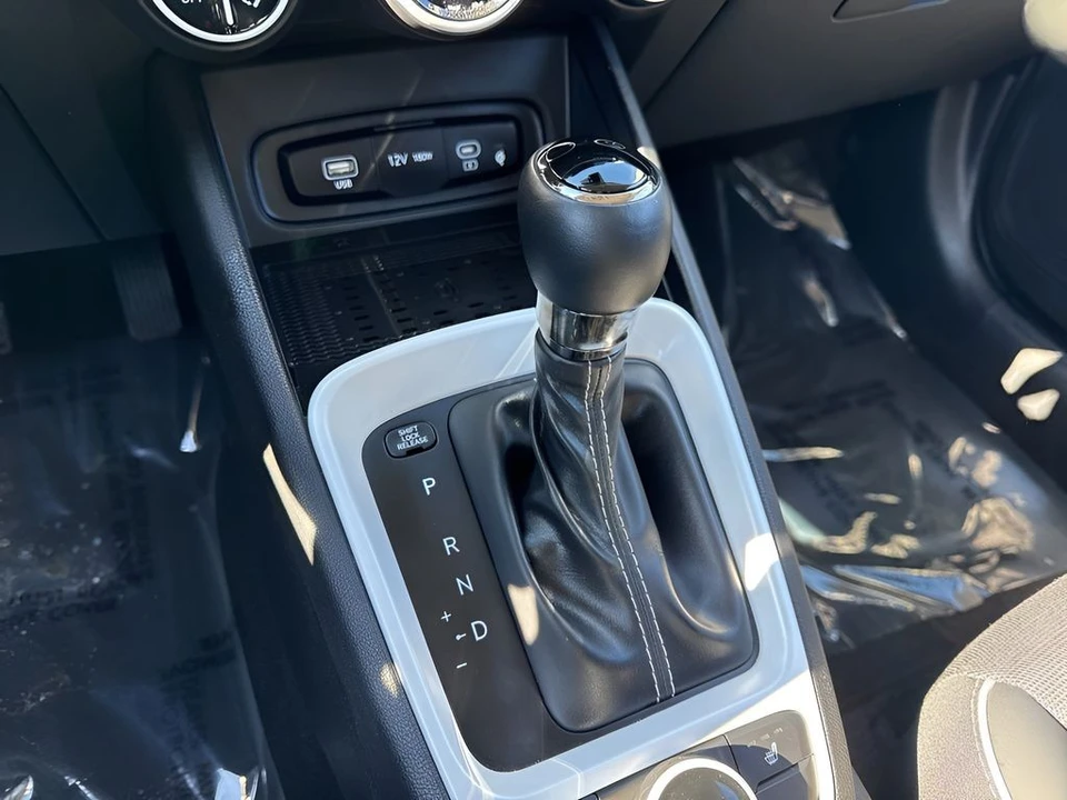 2025 Hyundai Venue - Image 15 of 21