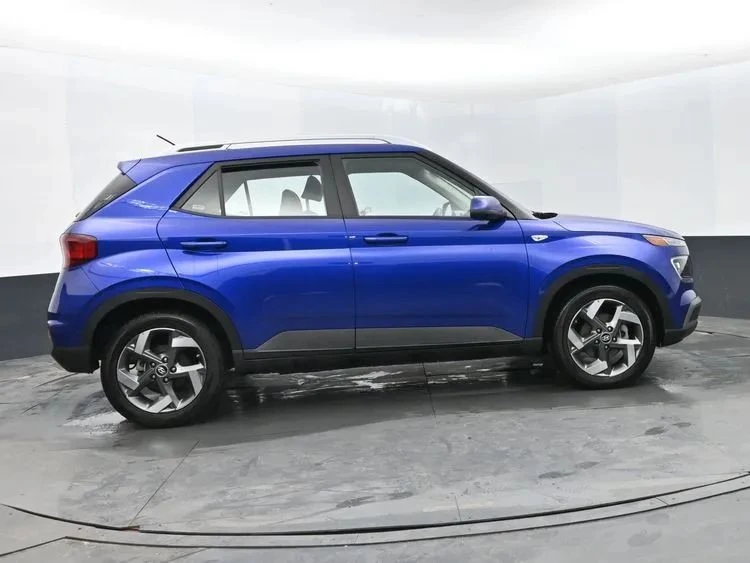2025 Hyundai Venue - Image 4 of 12