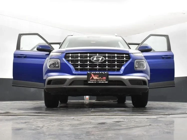 2025 Hyundai Venue - Image 11 of 12