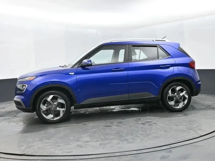 2025 Hyundai Venue - Image 5 of 12
