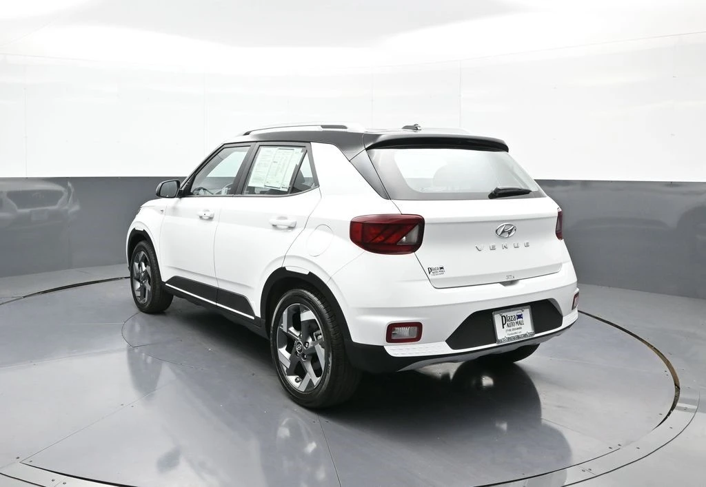 2025 Hyundai Venue - Image 8 of 12