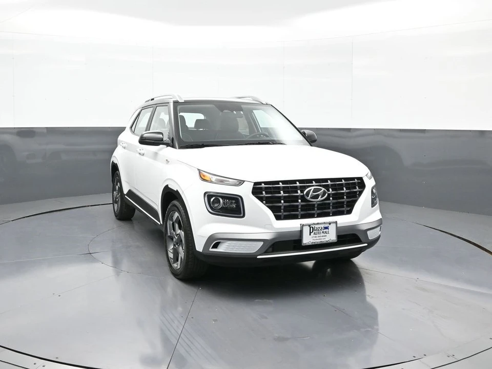 2025 Hyundai Venue - Image 3 of 12