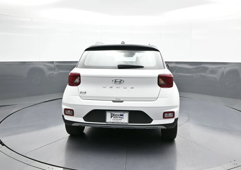 2025 Hyundai Venue - Image 7 of 12