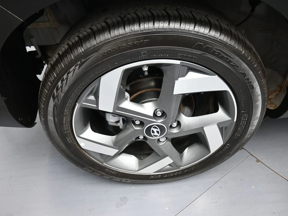 2025 Hyundai Venue - Image 12 of 12