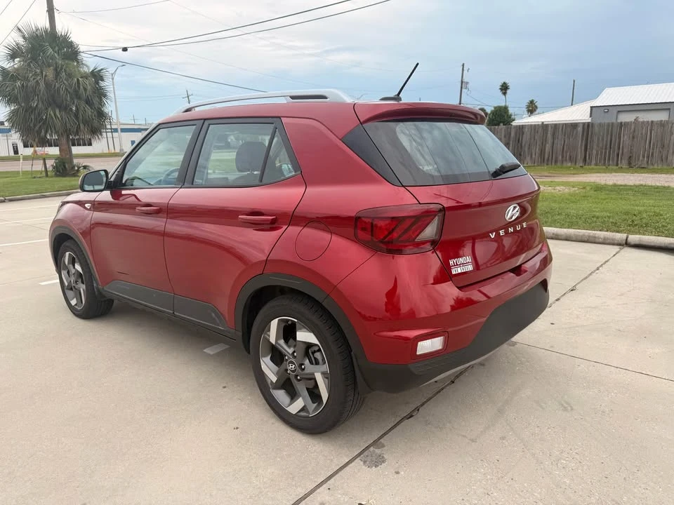 2025 Hyundai Venue - Image 3 of 20