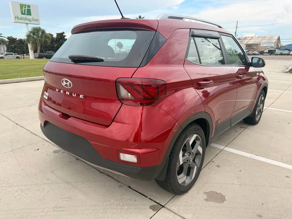 2025 Hyundai Venue - Image 5 of 20