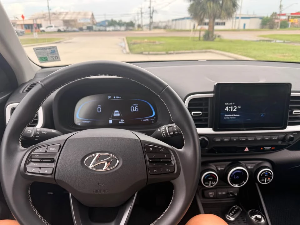 2025 Hyundai Venue - Image 19 of 20