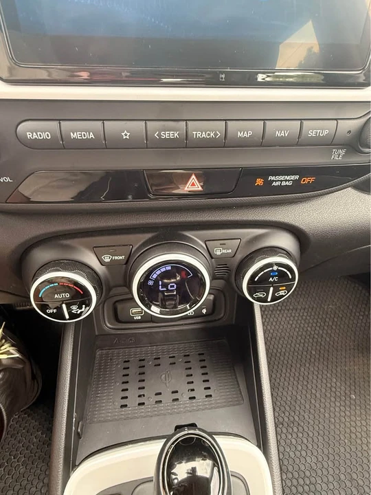 2025 Hyundai Venue - Image 16 of 20