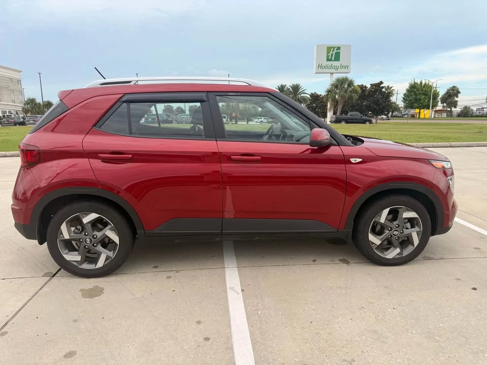 2025 Hyundai Venue - Image 6 of 20