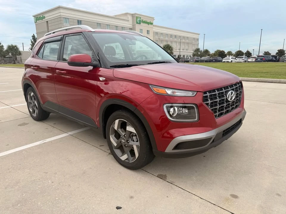 2025 Hyundai Venue - Image 7 of 20