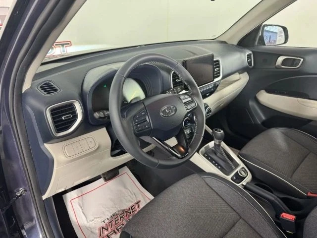 2025 Hyundai Venue - Image 10 of 12