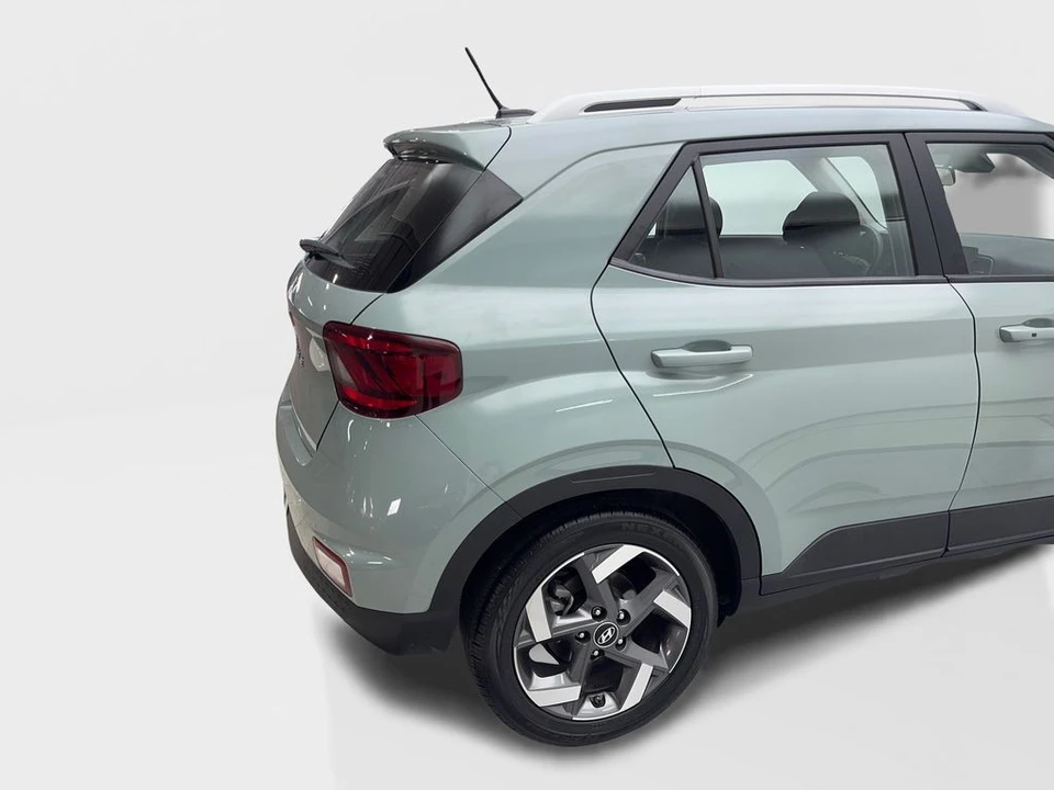 2025 Hyundai Venue - Image 16 of 21