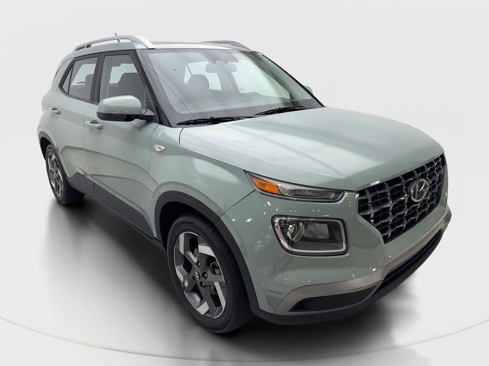 2025 Hyundai Venue - Image 4 of 21