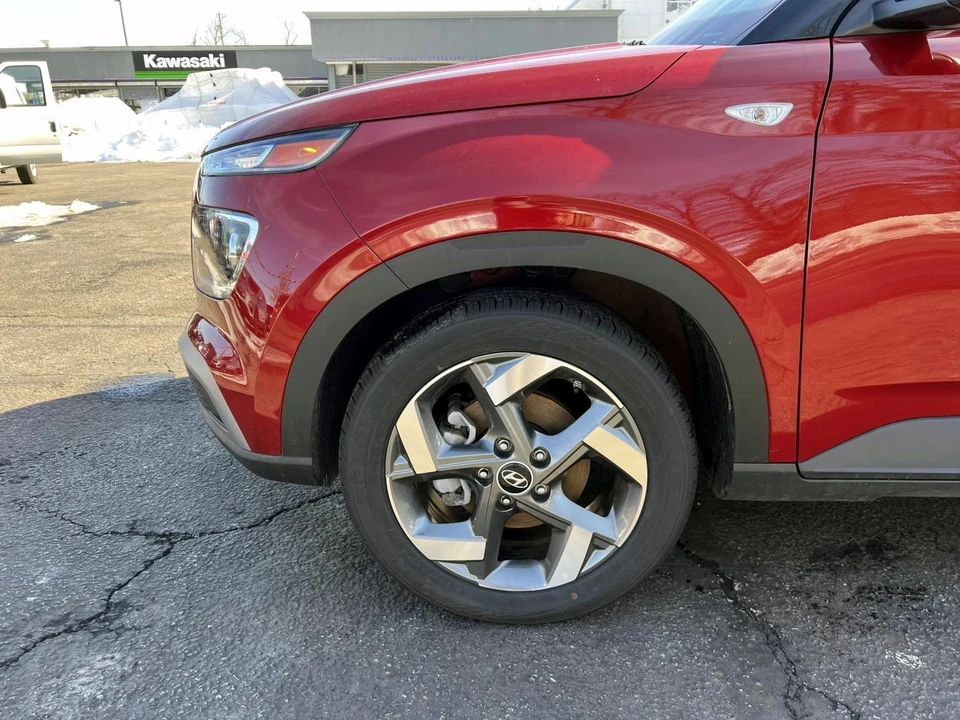 2025 Hyundai Venue - Image 6 of 21